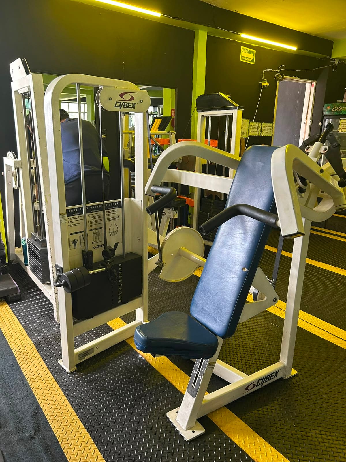 seated press